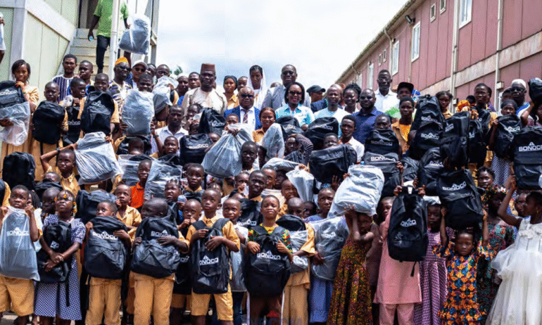 Le Groupe SONOCO poursuit son engagement RSE pour l’éducation à Tombolia, Kouria et Daboyah
